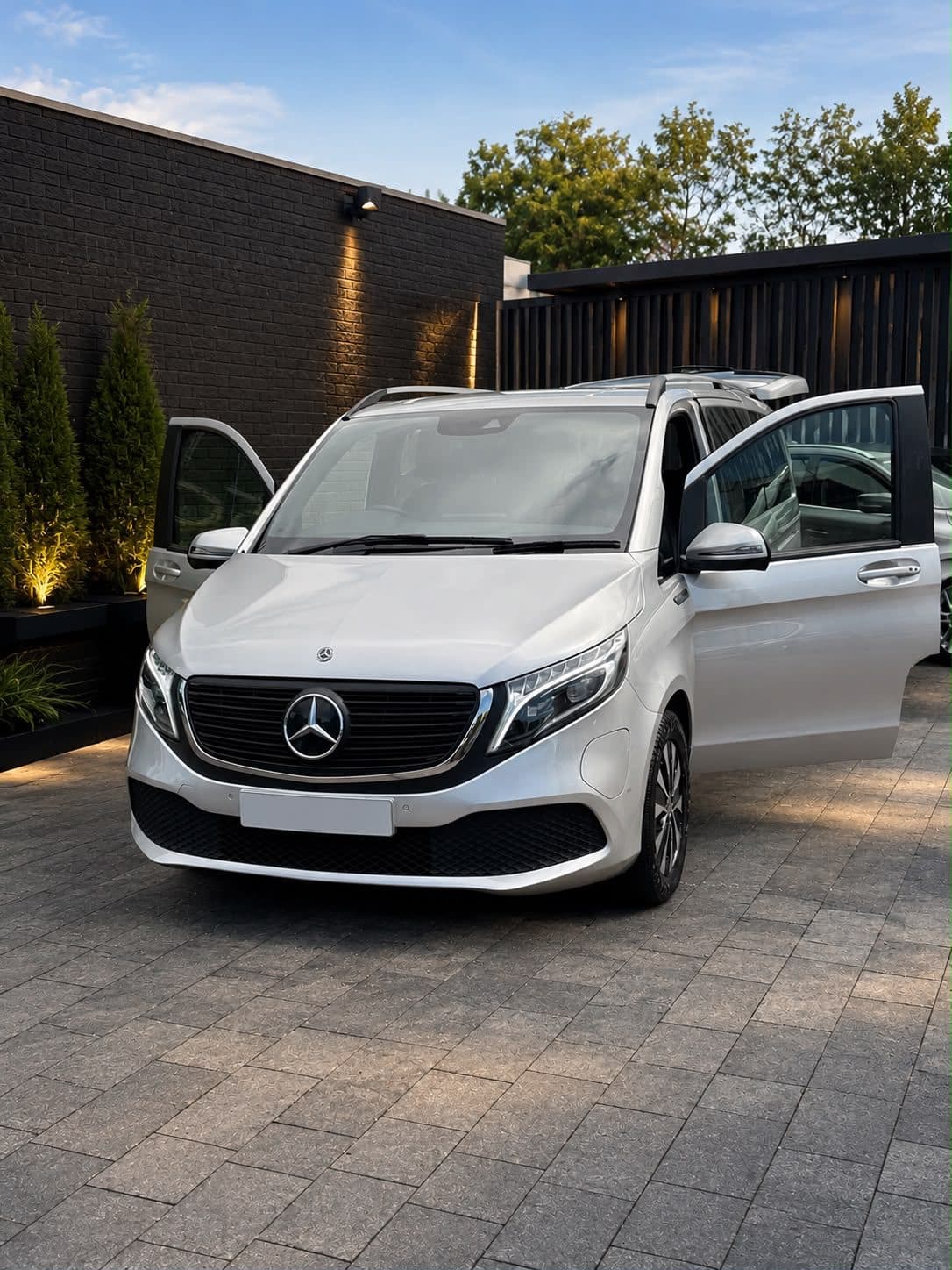 City Wheels Mercedes V-Class with its doors open, ready for a pickup